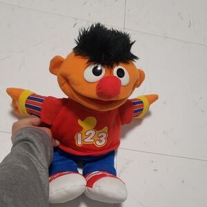 Ernie Vintage Hasbro English Singing Sesame Street Plush Toy Talking Ernie 2010